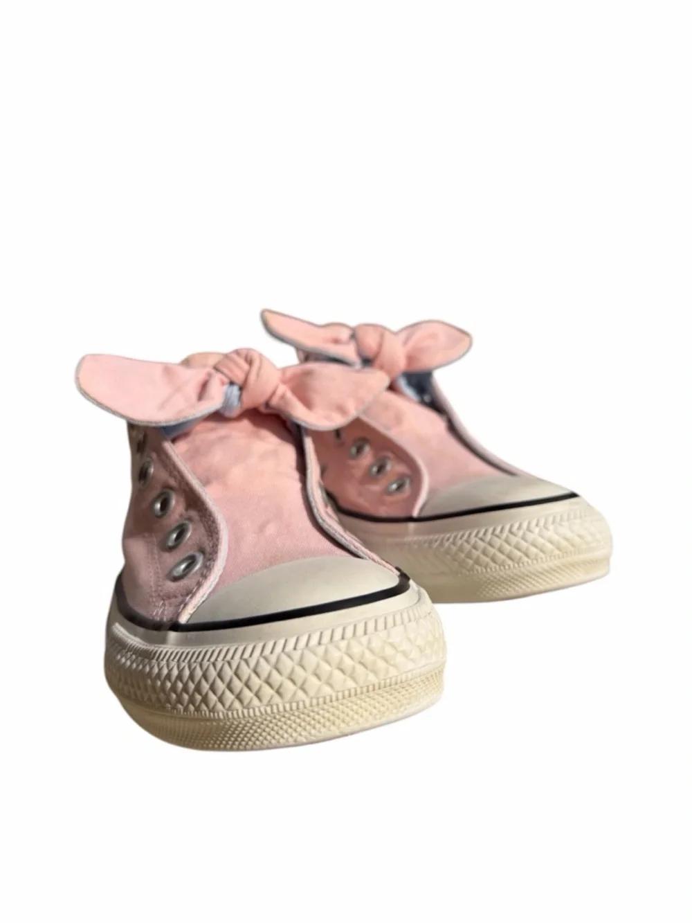 Converse Pink Canvas Low-Top Sneakers with Bow Accent size 5 - Picture 2 of 8